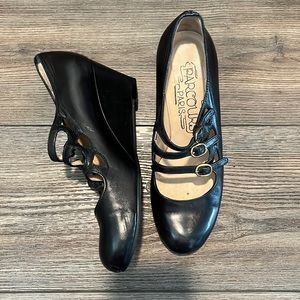 Parcours Paris wedge heel about 1.5-2”, size 6.5 or 36